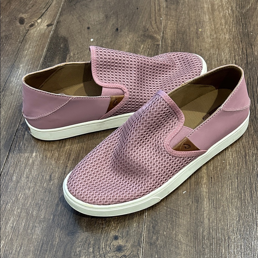 Women's OluKai shoes size 10